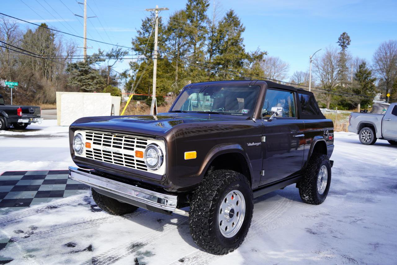 Used 2025 Ford Bronco Badlands image 13