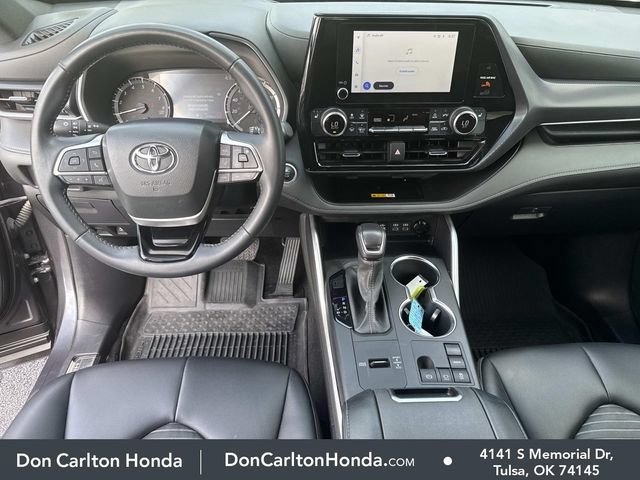 Used 2024 Toyota Highlander XSE FWD image 22