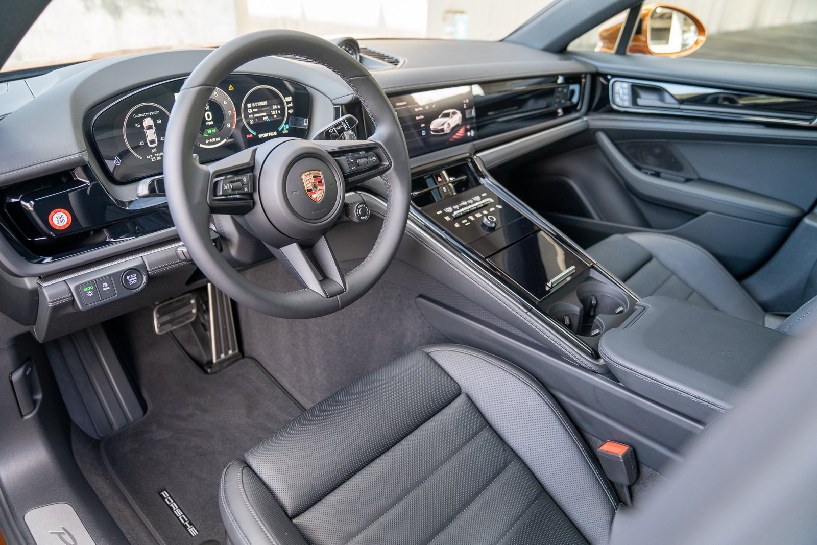 Certified 2025 Porsche Panamera 4 AWD/4WD image 4