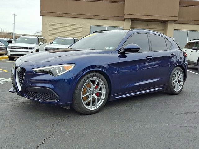 Used 2020 Alfa Romeo Stelvio Ti Sport w/ Quick Order Package 22S Sport image 3