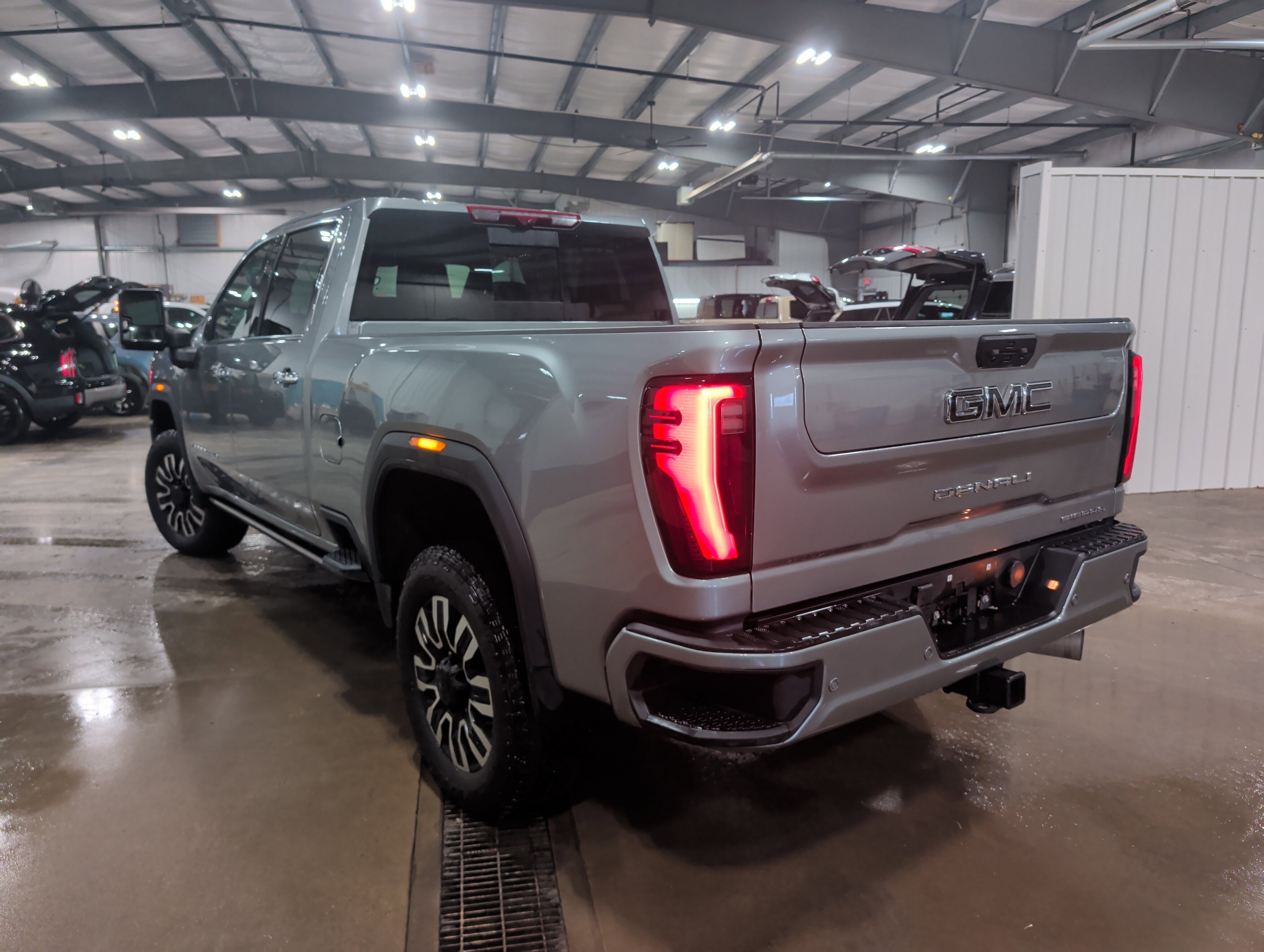 Used 2025 GMC Sierra 2500 Denali Ultimate image 4