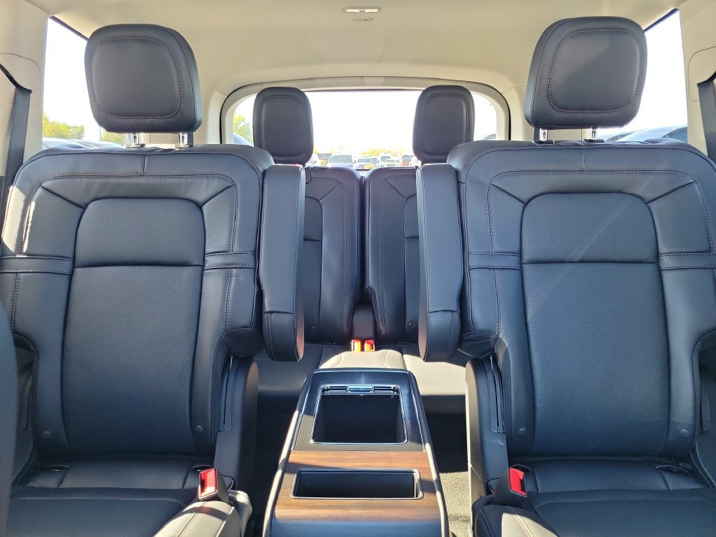 New 2027 Lincoln Aviator Reserve AWD/4WD image 17