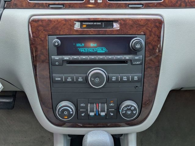 Used 2011 Chevrolet Impala LT w/ Luxury Edition Package image 18