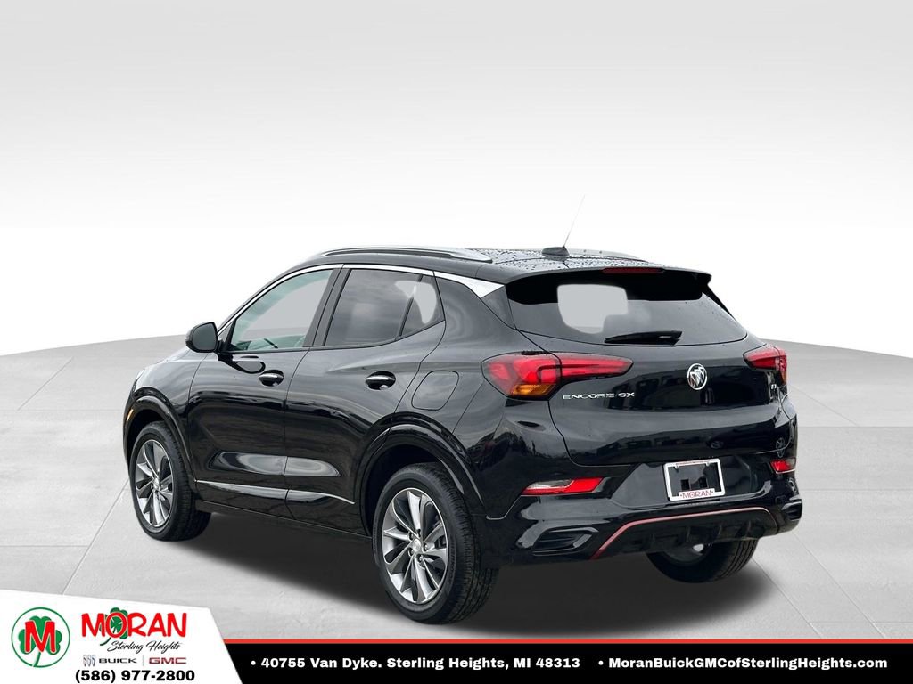 Used 2023 Buick Encore GX Select w/ Sport Touring Package FWD image 3