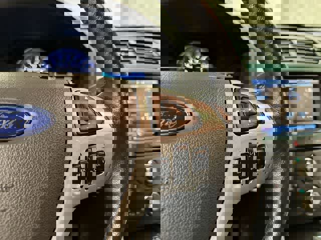 Used 2015 Ford Explorer XLT w/ Equipment Group 201B image 9