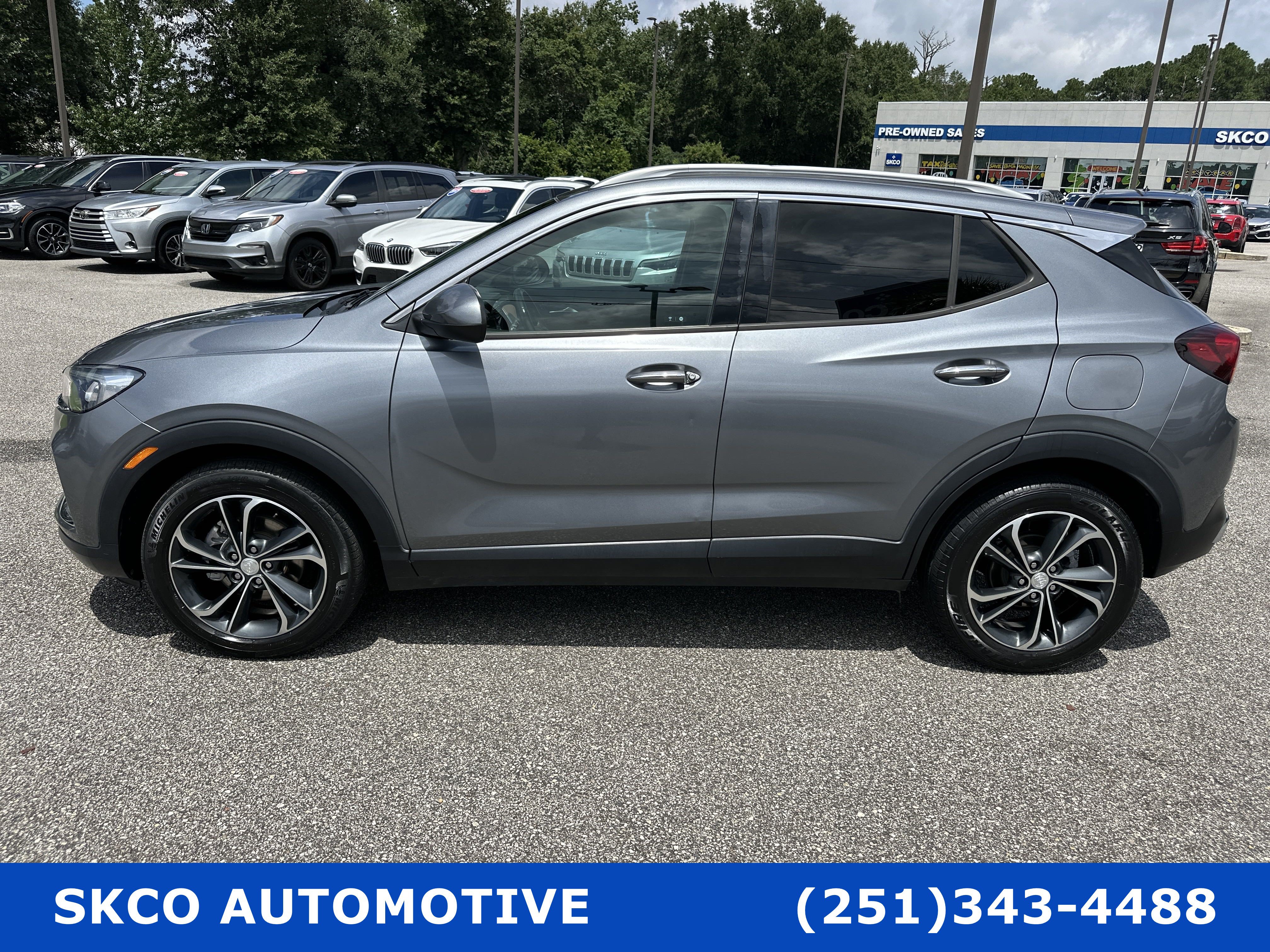 Used 2020 Buick Encore GX Essence FWD image 2