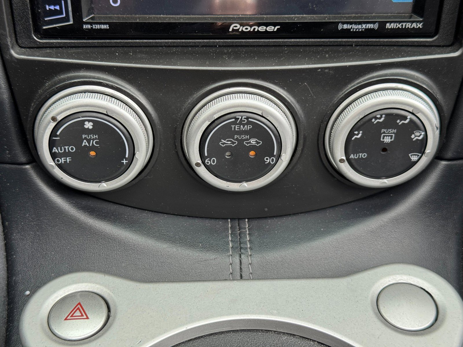 Used 2010 Nissan 370Z Touring RWD image 24