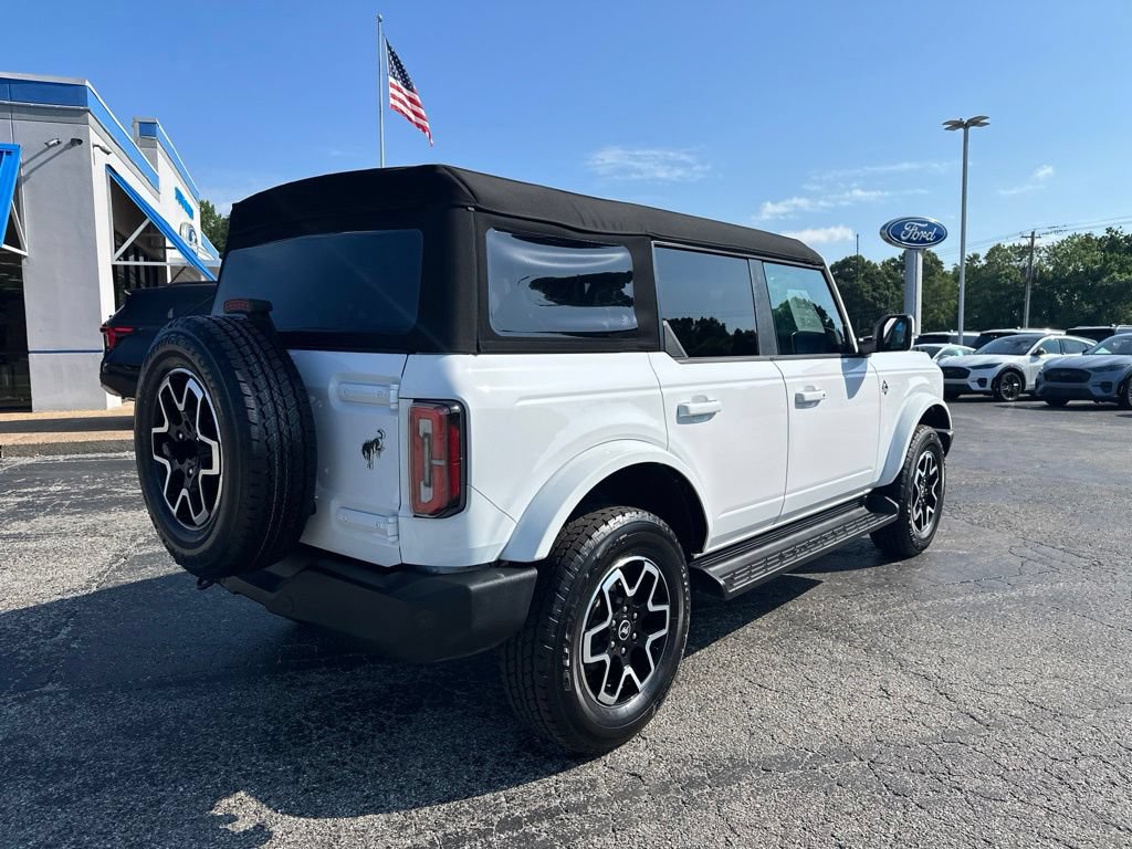 Used 2025 Ford Bronco Outer Banks AWD/4WD image 3