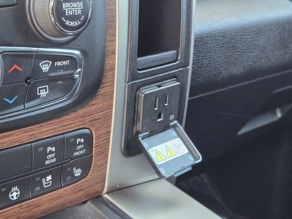 Used 2014 RAM 1500 Laramie w/ Convenience Group AWD/4WD image 29