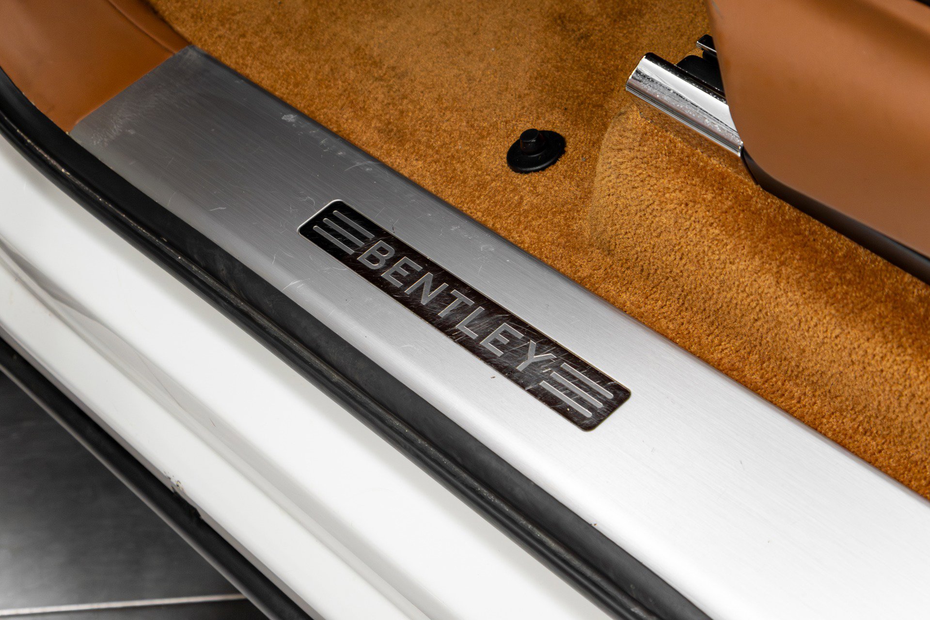 Used 2019 Bentley Bentayga image 50