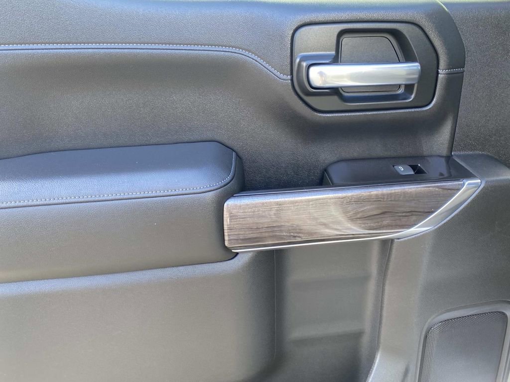 Used 2019 Chevrolet Silverado 1500 LTZ image 18