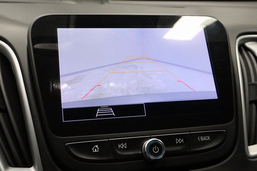 Used 2024 Chevrolet Malibu LT image 2