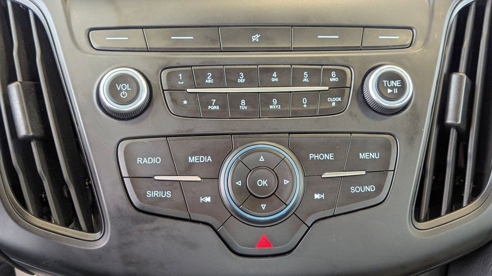 Certified 2018 Ford Focus SE image 25