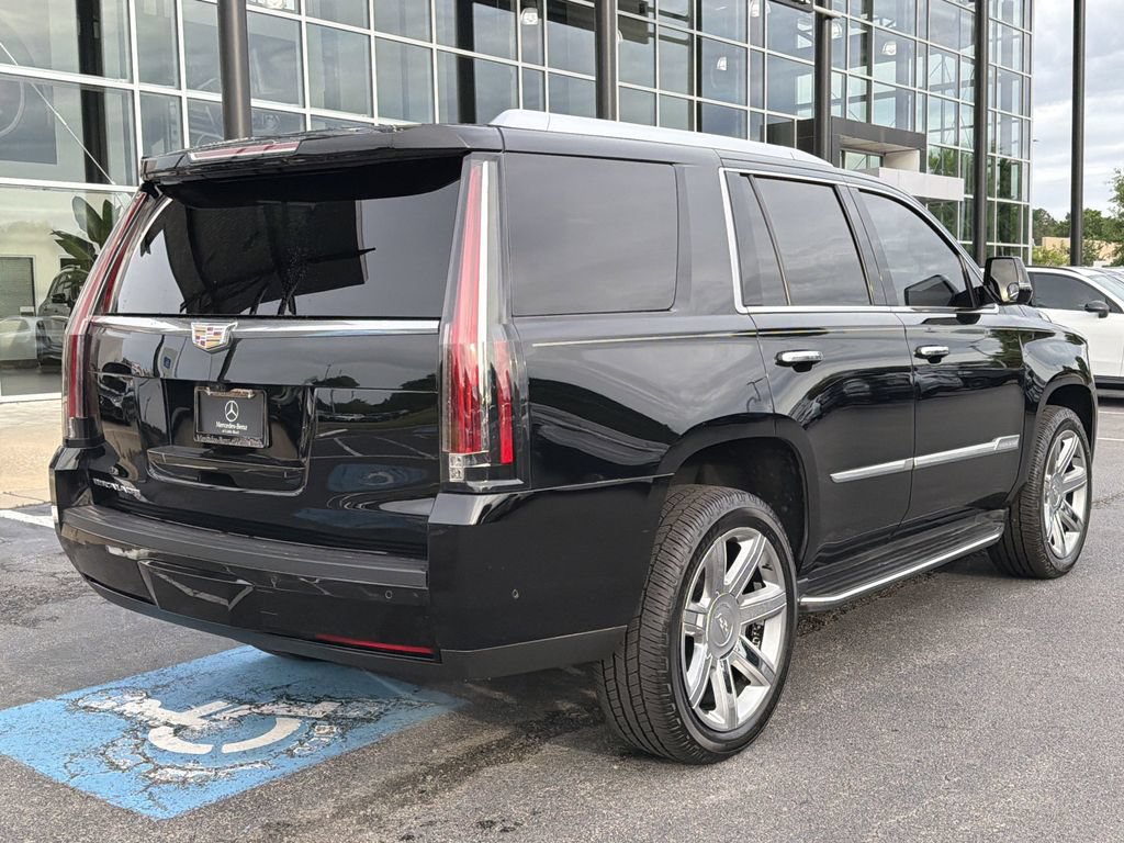 Used 2020 Cadillac Escalade Luxury AWD/4WD image 3