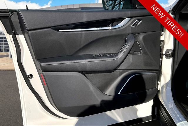 Used 2019 Maserati Levante image 18