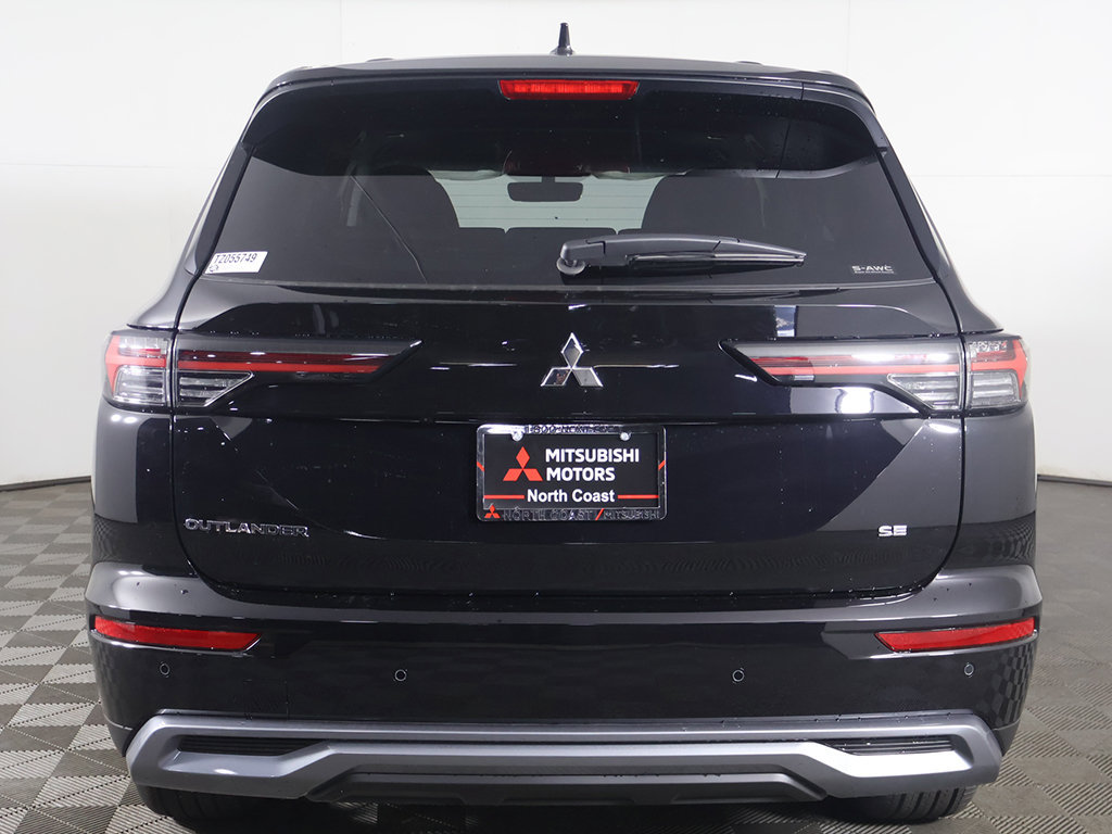 New 2026 Mitsubishi Outlander SE AWD/4WD image 14