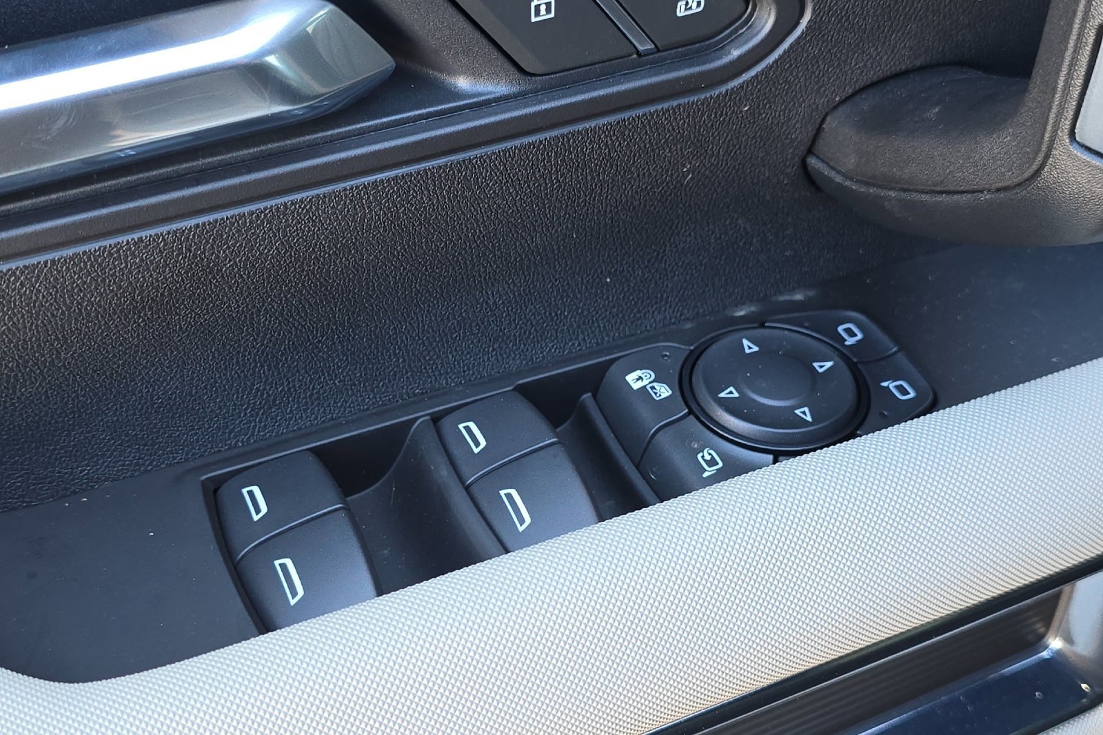 New 2026 GMC Hummer EV SUV w/ LPO, Sport Package image 11