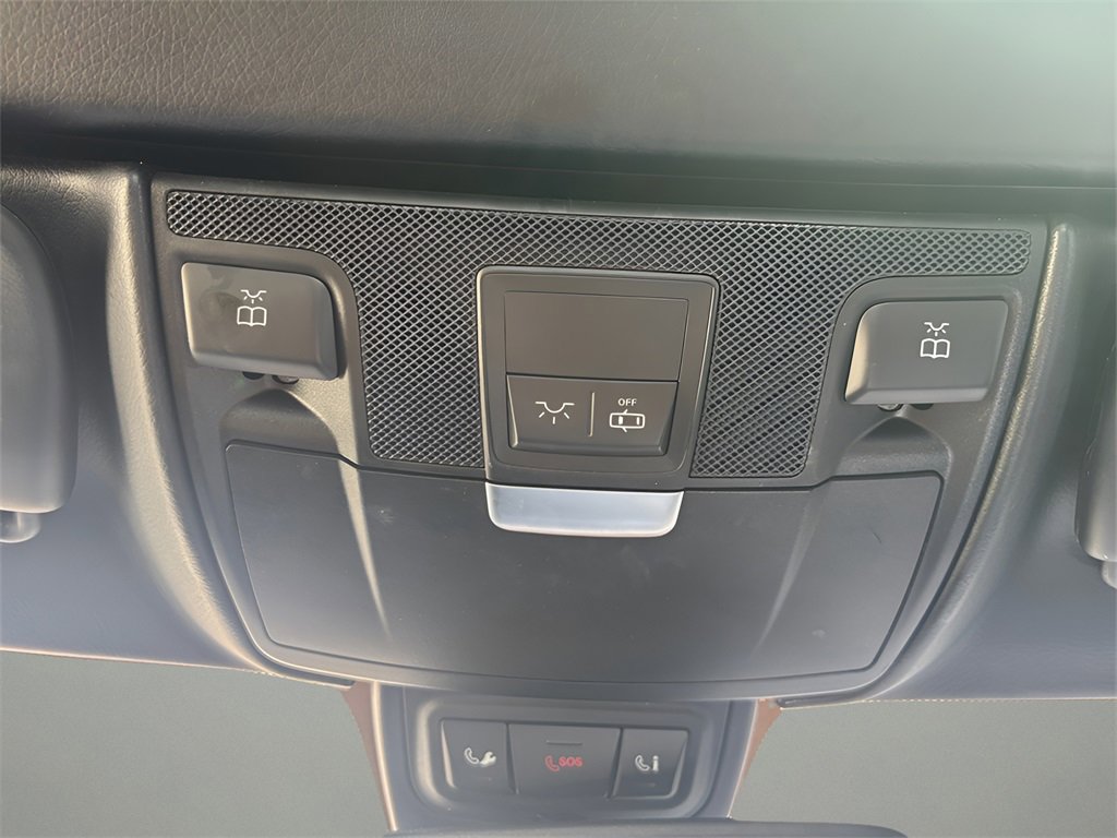 Used 2014 Mercedes-Benz SLK 250 image 28