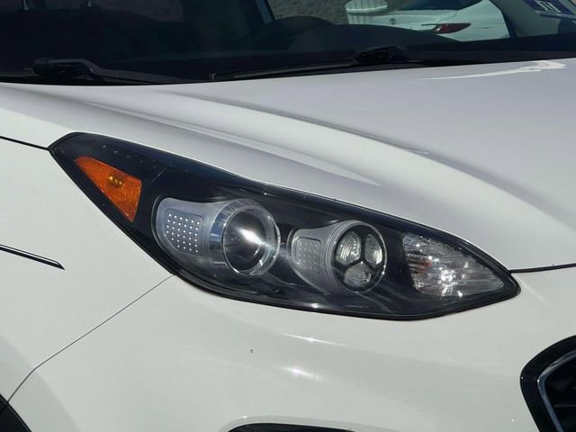 Used 2020 Kia Sportage LX image 8