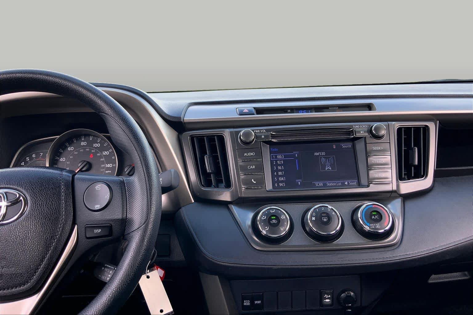 Used 2014 Toyota RAV4 LE FWD image 7