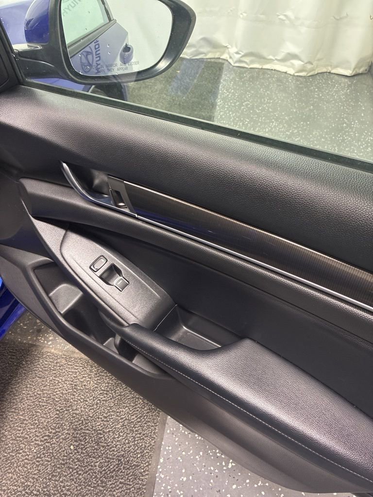 Used 2018 Honda Accord Sport image 27