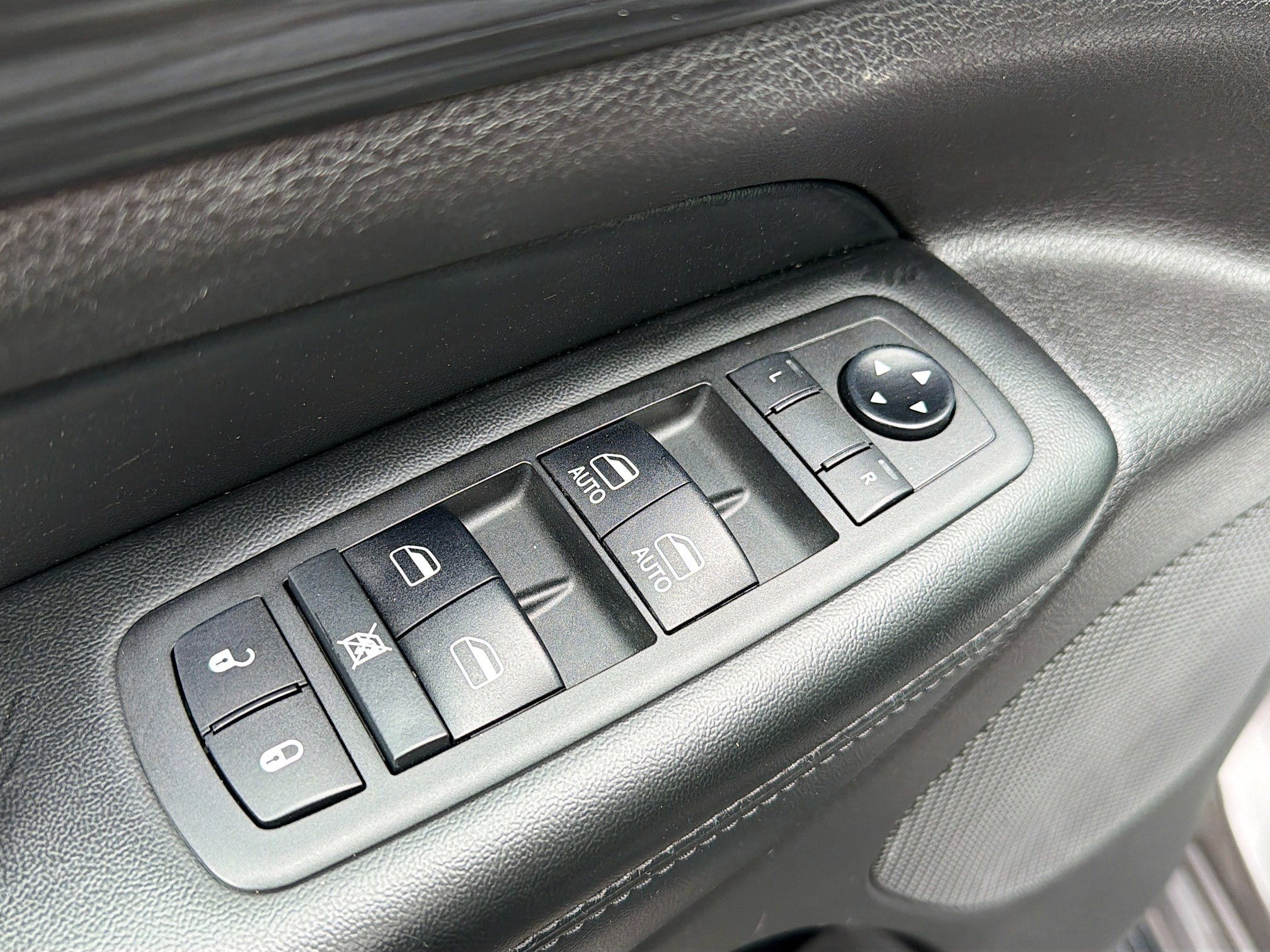 Used 2019 Jeep Grand Cherokee Altitude image 8