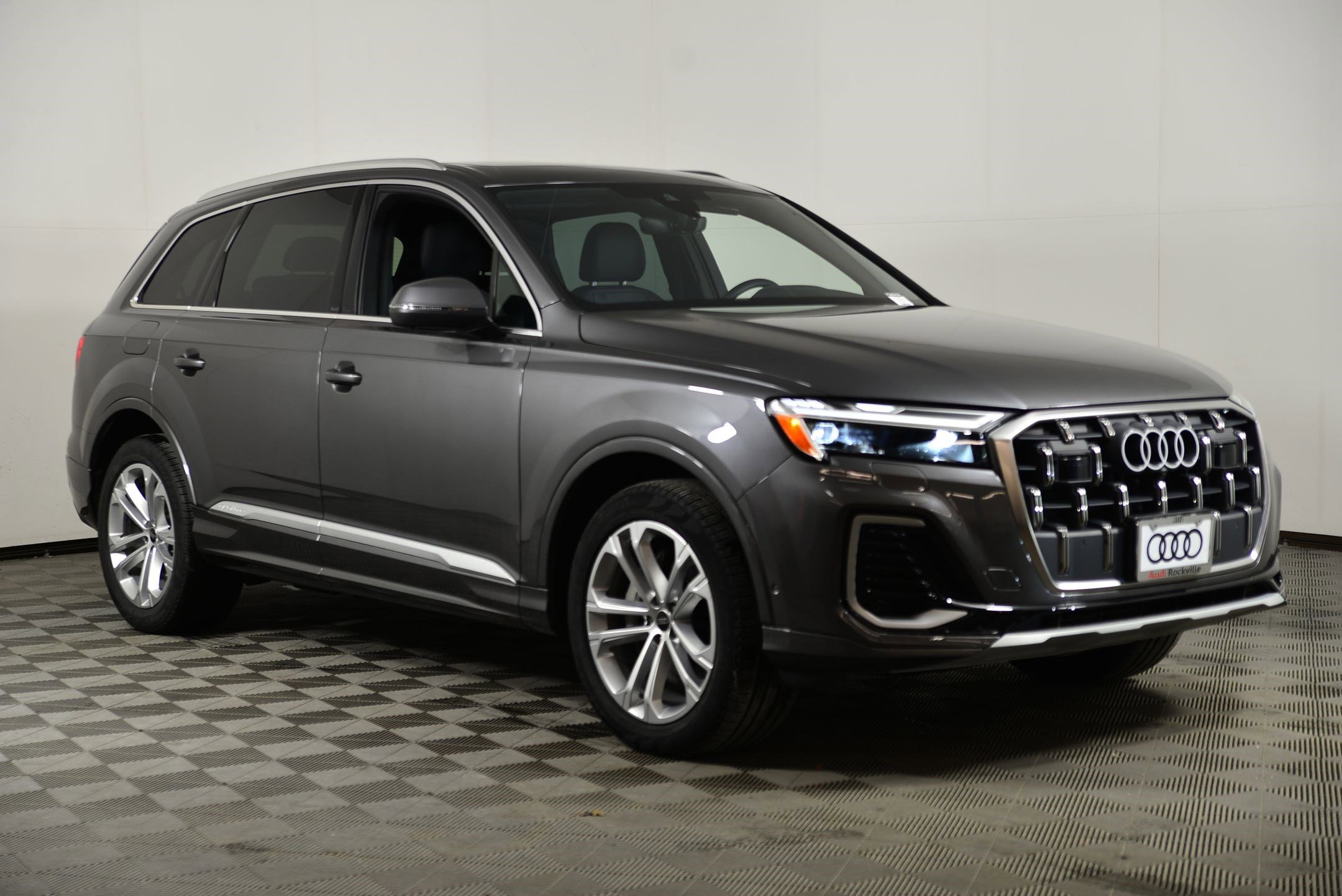 Used 2025 Audi Q7 2.0T Premium w/ Convenience Package image 7