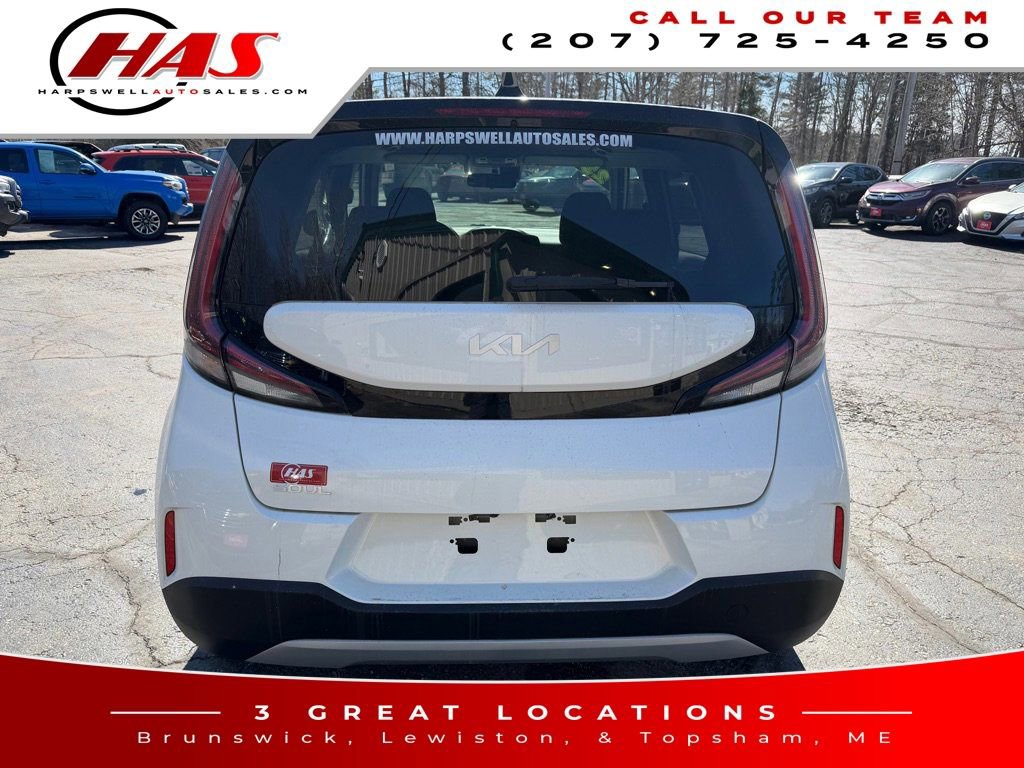 Used 2023 Kia Soul LX w/ Option Group 015 FWD image 5