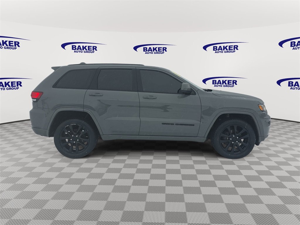 Used 2020 Jeep Grand Cherokee Altitude image 4