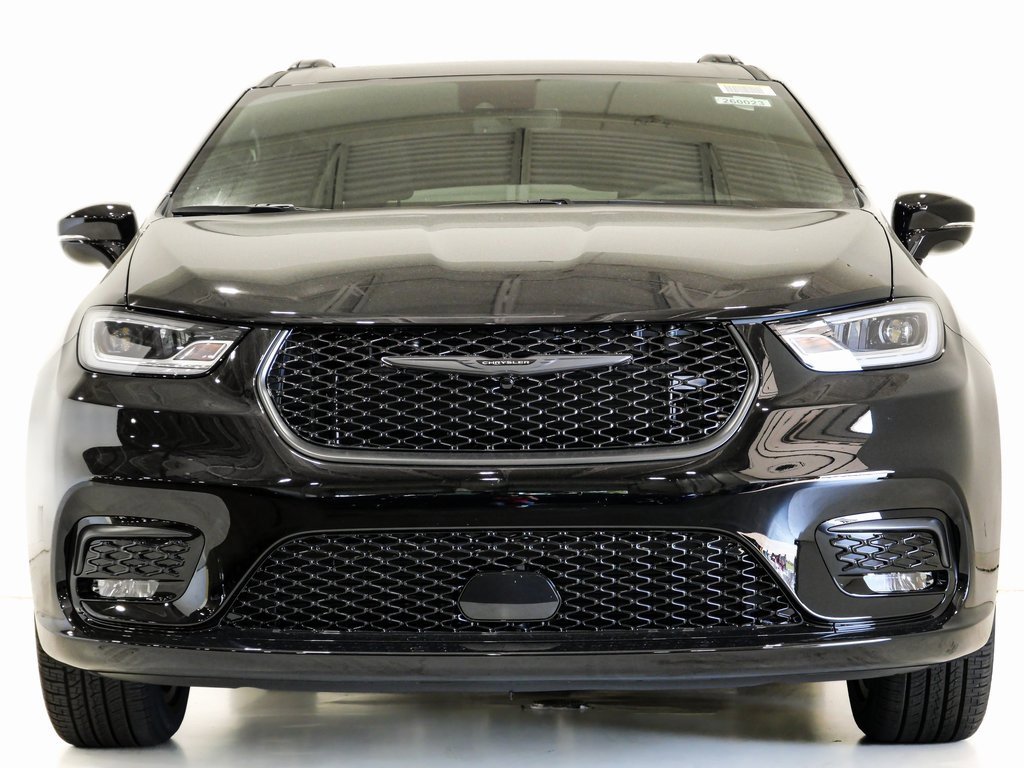 New 2026 Chrysler Pacifica Select image 2