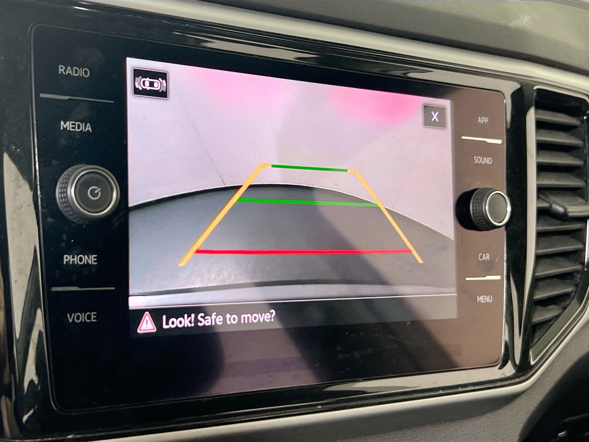 Used 2022 Volkswagen Atlas SE image 13