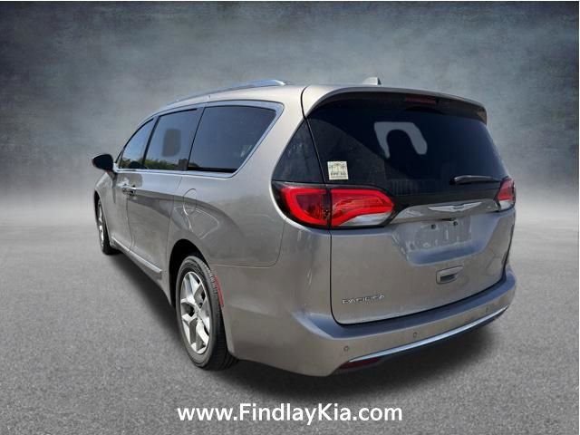 Used 2018 Chrysler Pacifica Touring-L w/ Tire & Wheel Group image 2