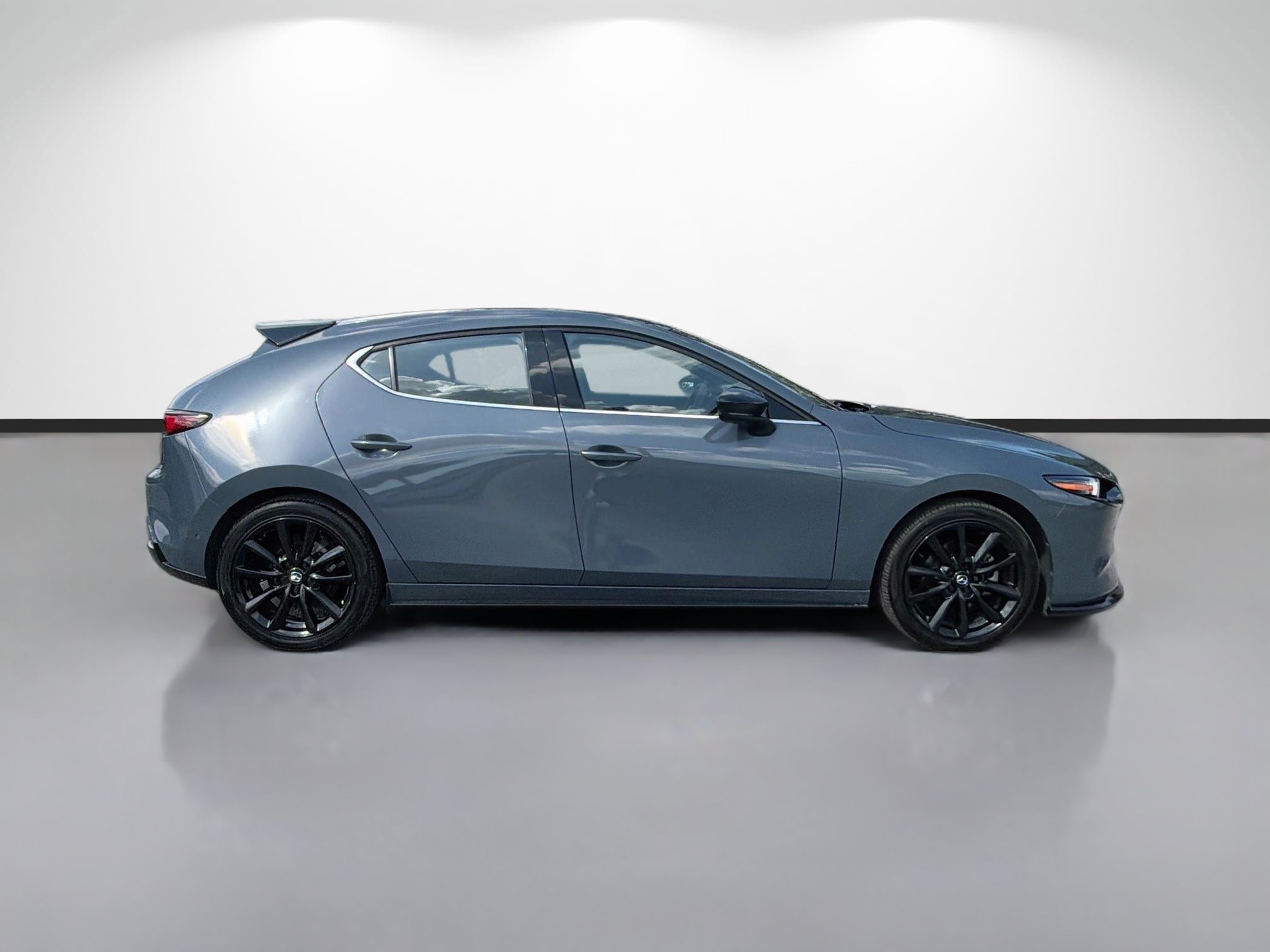 Used 2021 MAZDA MAZDA3 Hatchback w/Premium Plus Pkg AWD/4WD image 2
