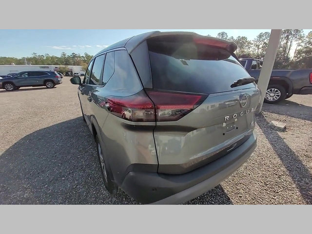 Used 2023 Nissan Rogue S image 28