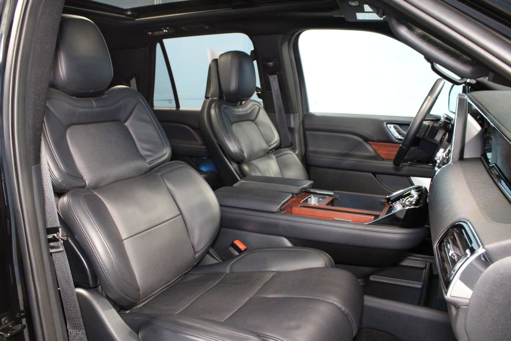 Used 2024 Lincoln Navigator L Reserve image 25