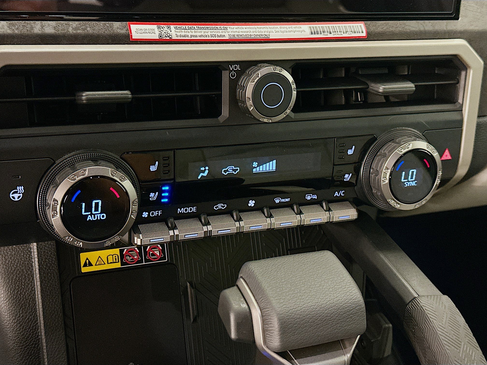 Used 2025 Toyota Tacoma Limited AWD/4WD image 24
