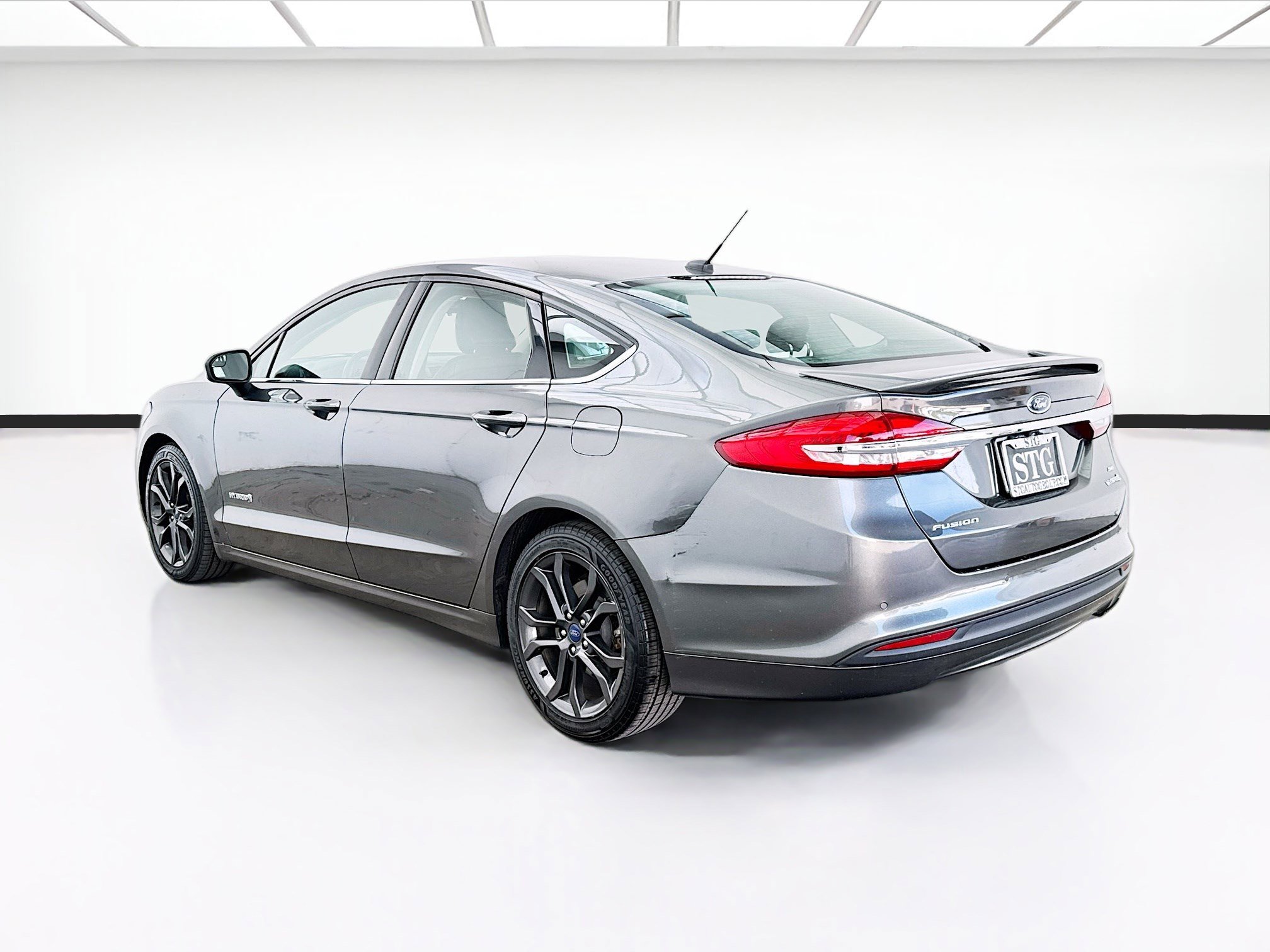 Used 2018 Ford Fusion SE w/ Equipment Group 601A FWD image 6