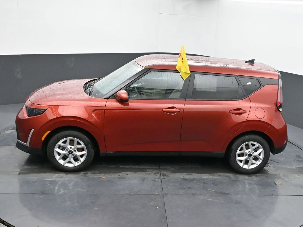Used 2025 Kia Soul LX w/ LX Technology Package image 41