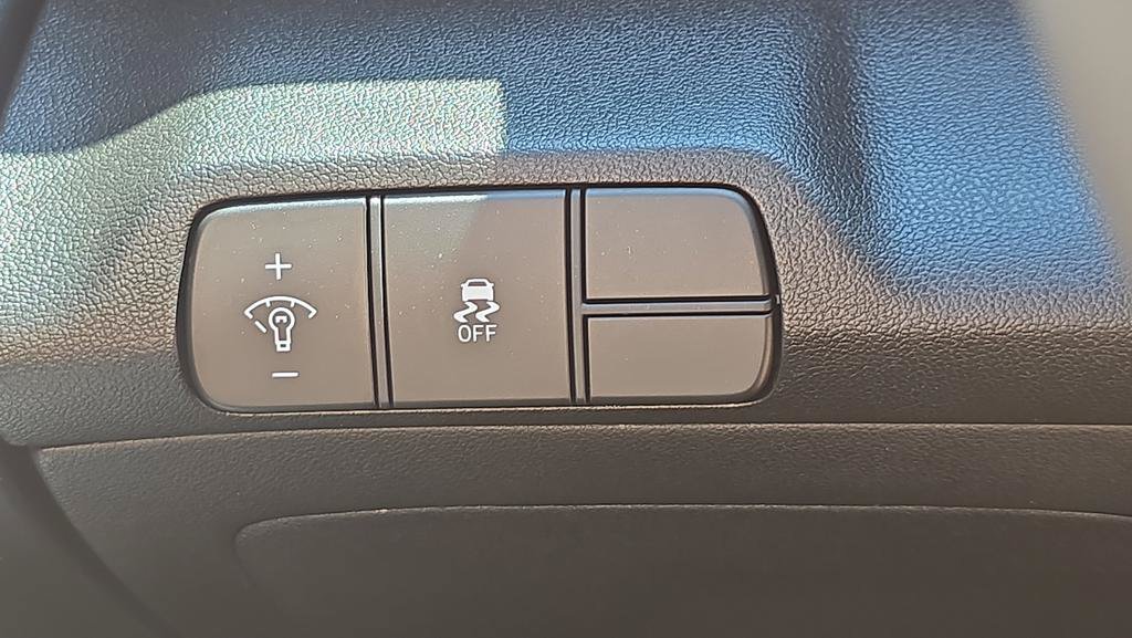 Certified 2025 Hyundai Elantra Sport FWD image 26