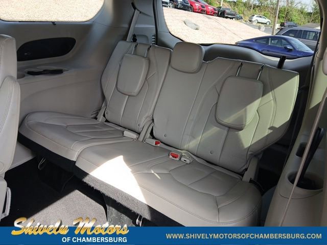 Used 2017 Chrysler Pacifica Touring-L Plus w/ Advanced Safetytec Group image 12