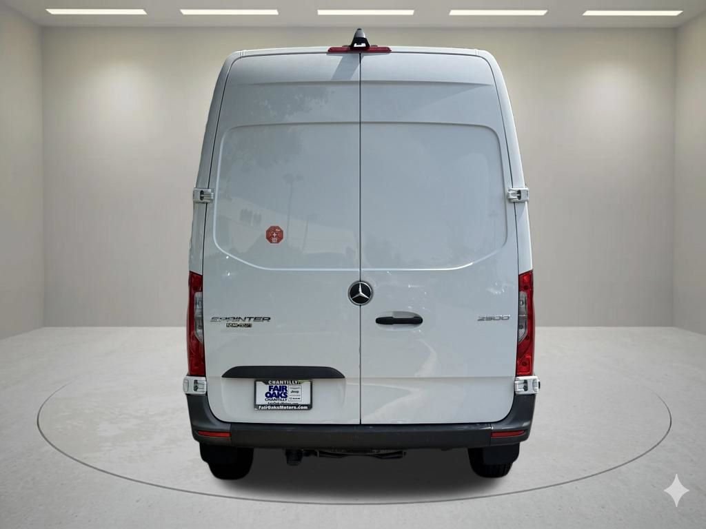 Used 2025 Mercedes-Benz Sprinter 2500 image 7