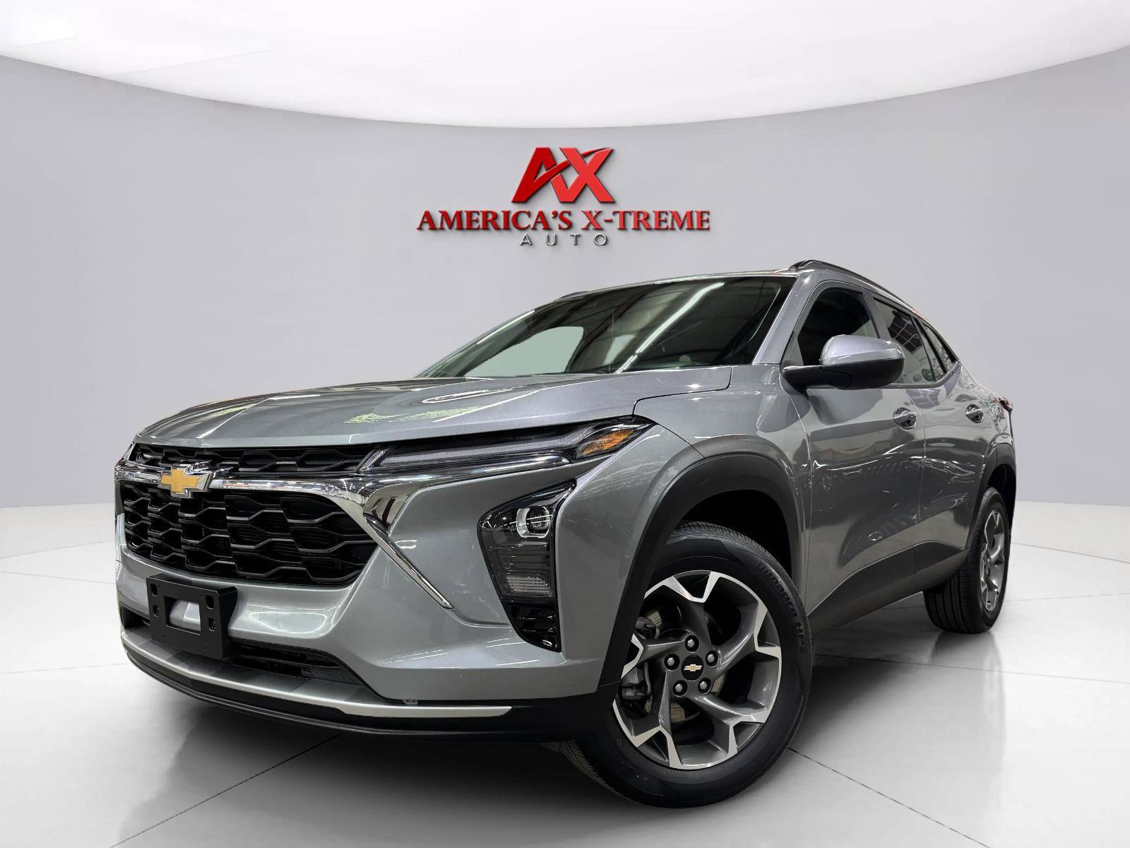Used 2024 Chevrolet Trax LT w/ Driver Confidence Package FWD image 1