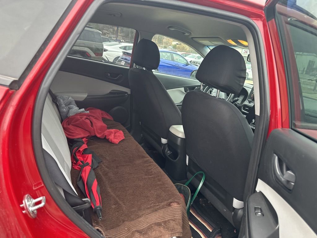 Used 2023 Hyundai Kona SEL image 6