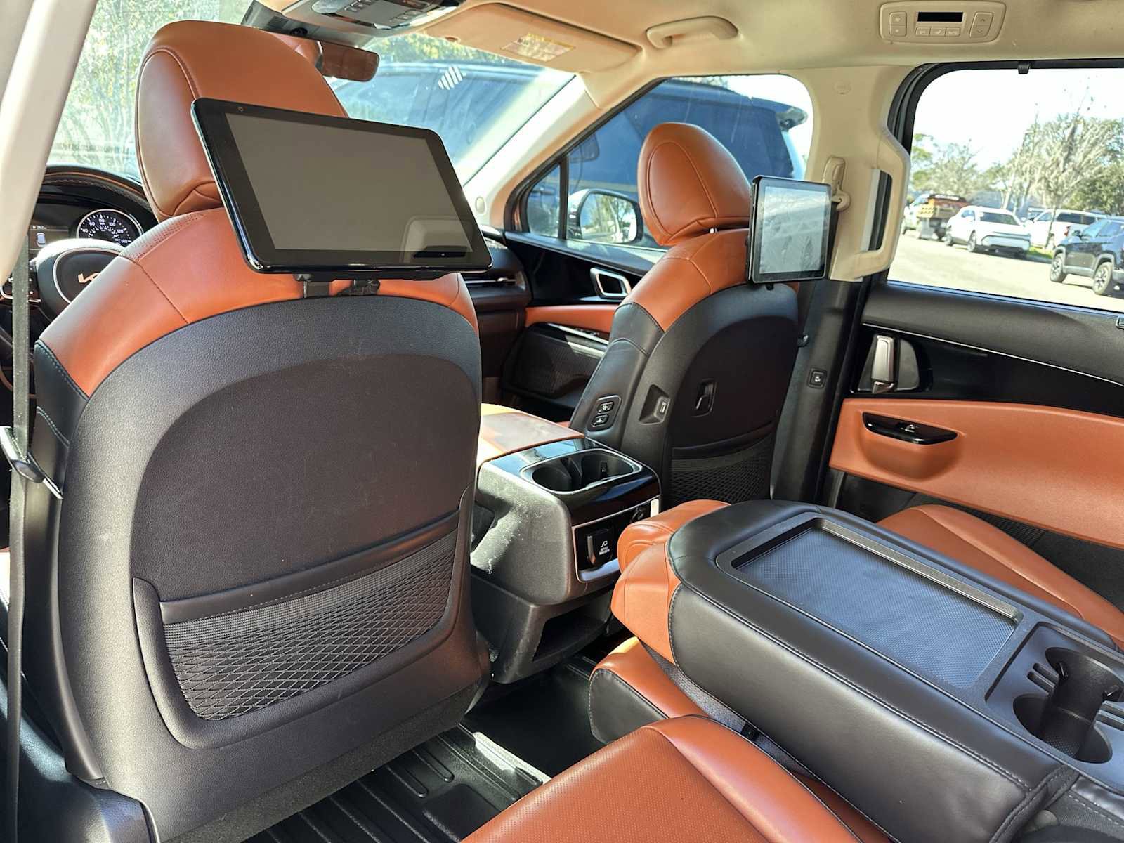 Used 2022 Kia Carnival SX image 16