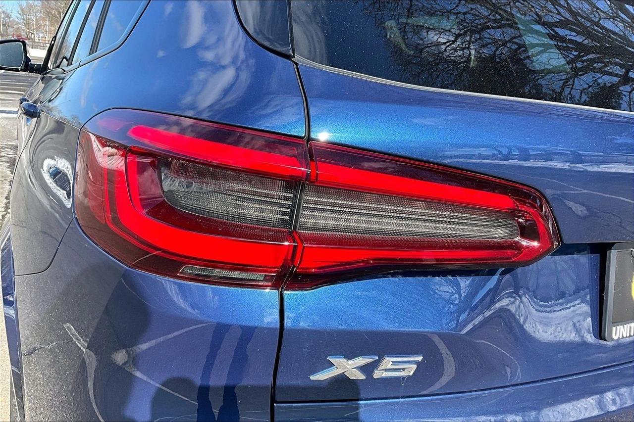 Used 2019 BMW X5 xDrive40i w/ M Sport Package image 23
