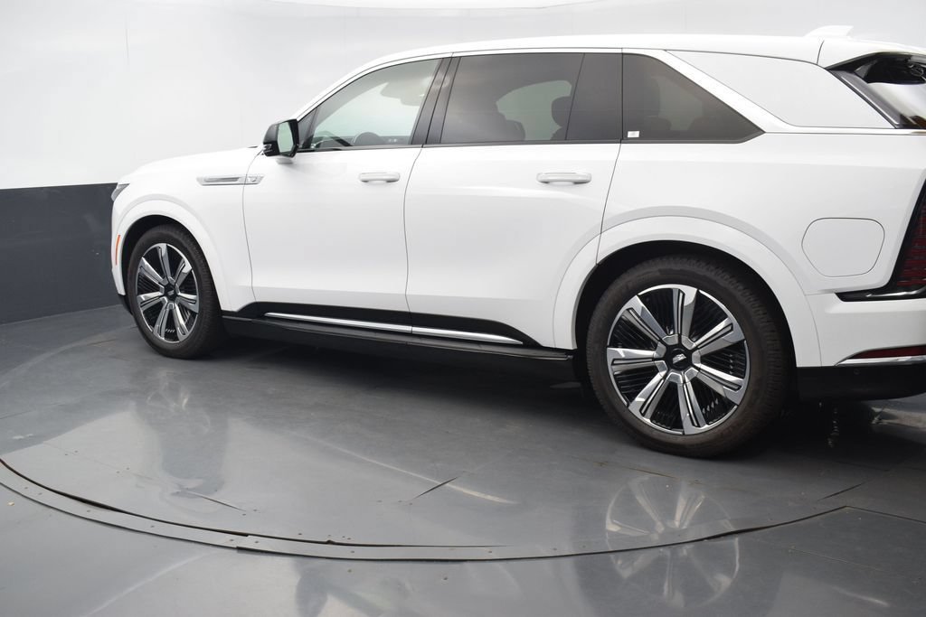 Used 2025 Cadillac Escalade IQ Luxury 2 AWD/4WD image 3