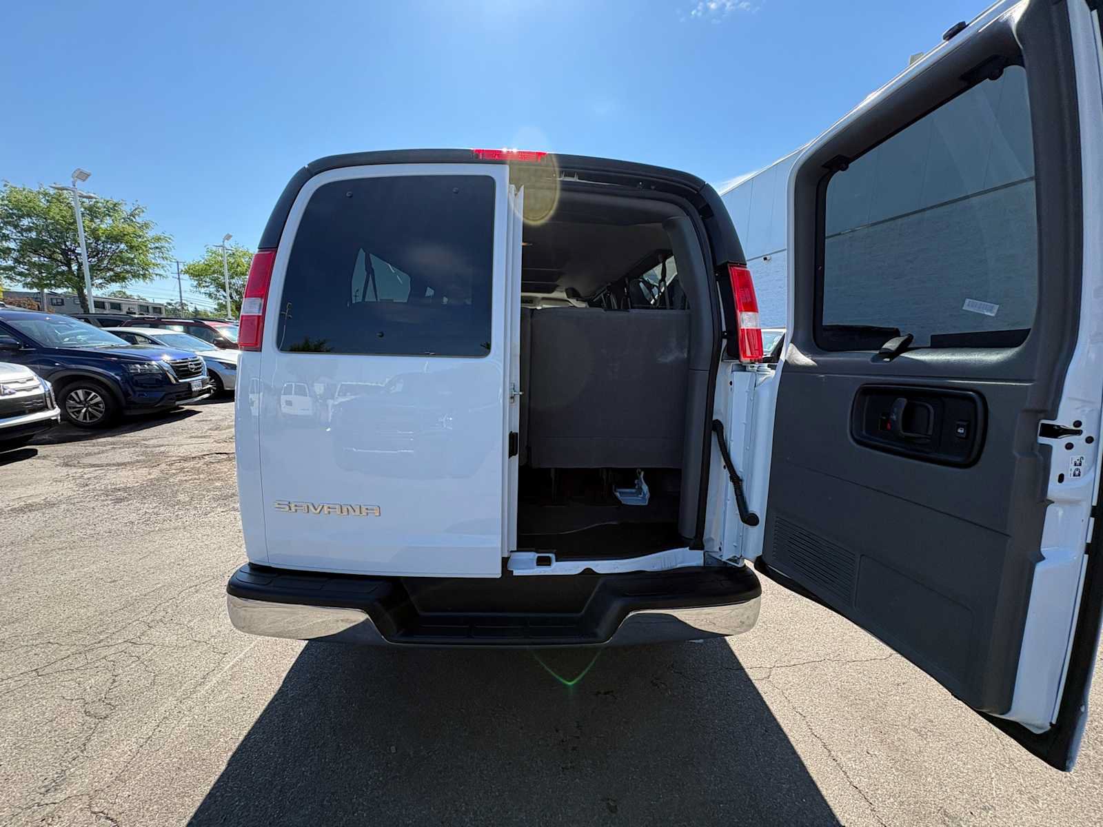 Used 2025 GMC Savana 3500 LT w/ LT Preferred Equipment Group RWD image 24