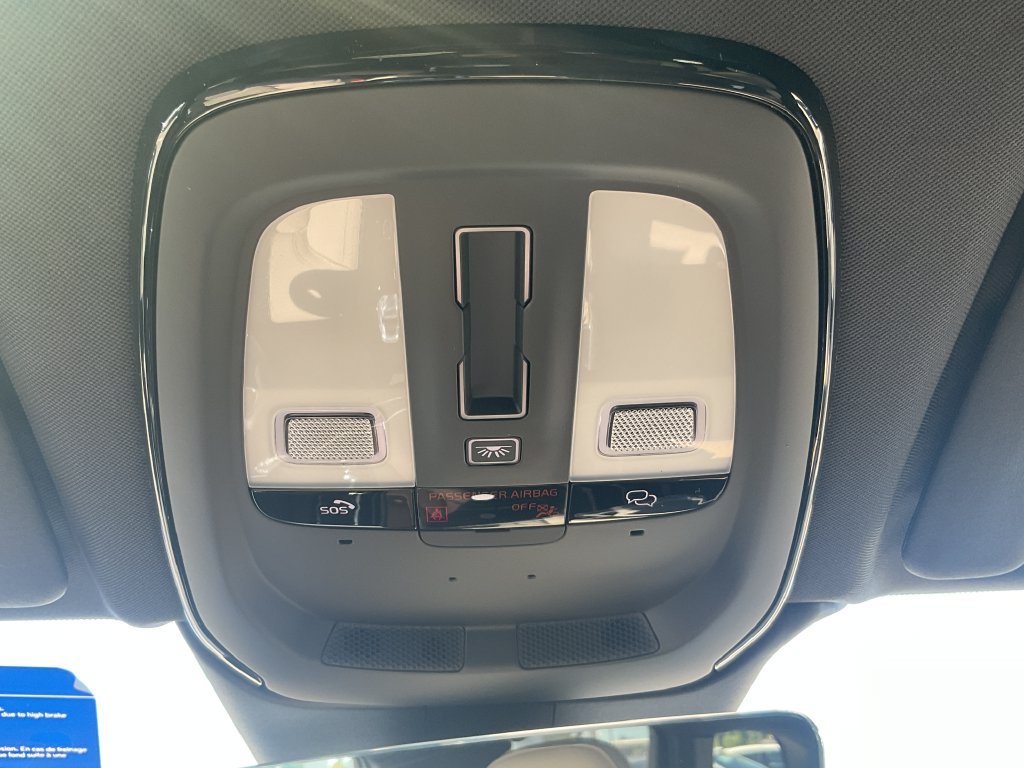 New 2027 Volvo XC60 B5 Plus AWD/4WD image 24