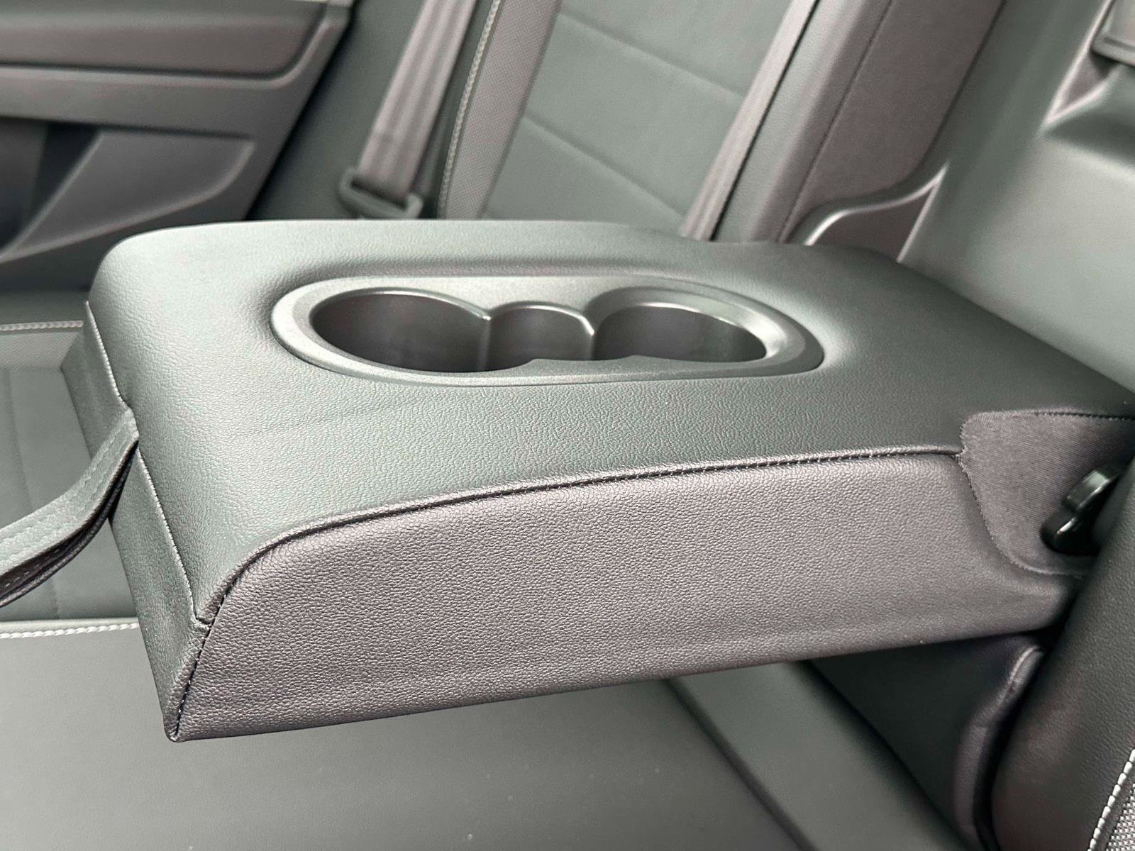 Certified 2022 Volkswagen Taos SE w/ Panoramic Sunroof Package image 10