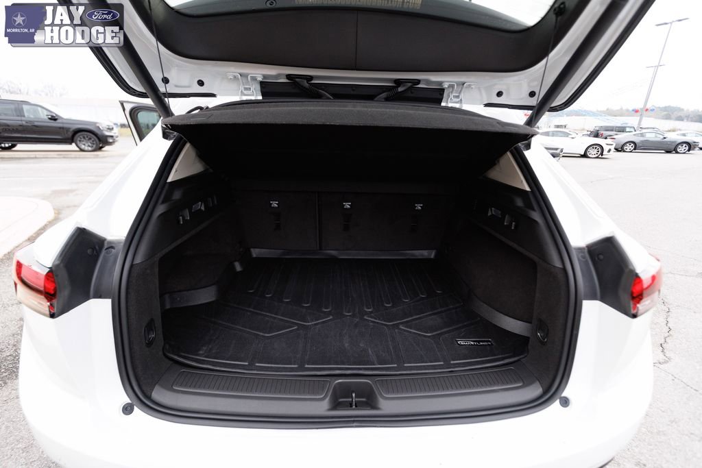 Used 2023 Buick Envision Essence w/ Technology Package I image 41